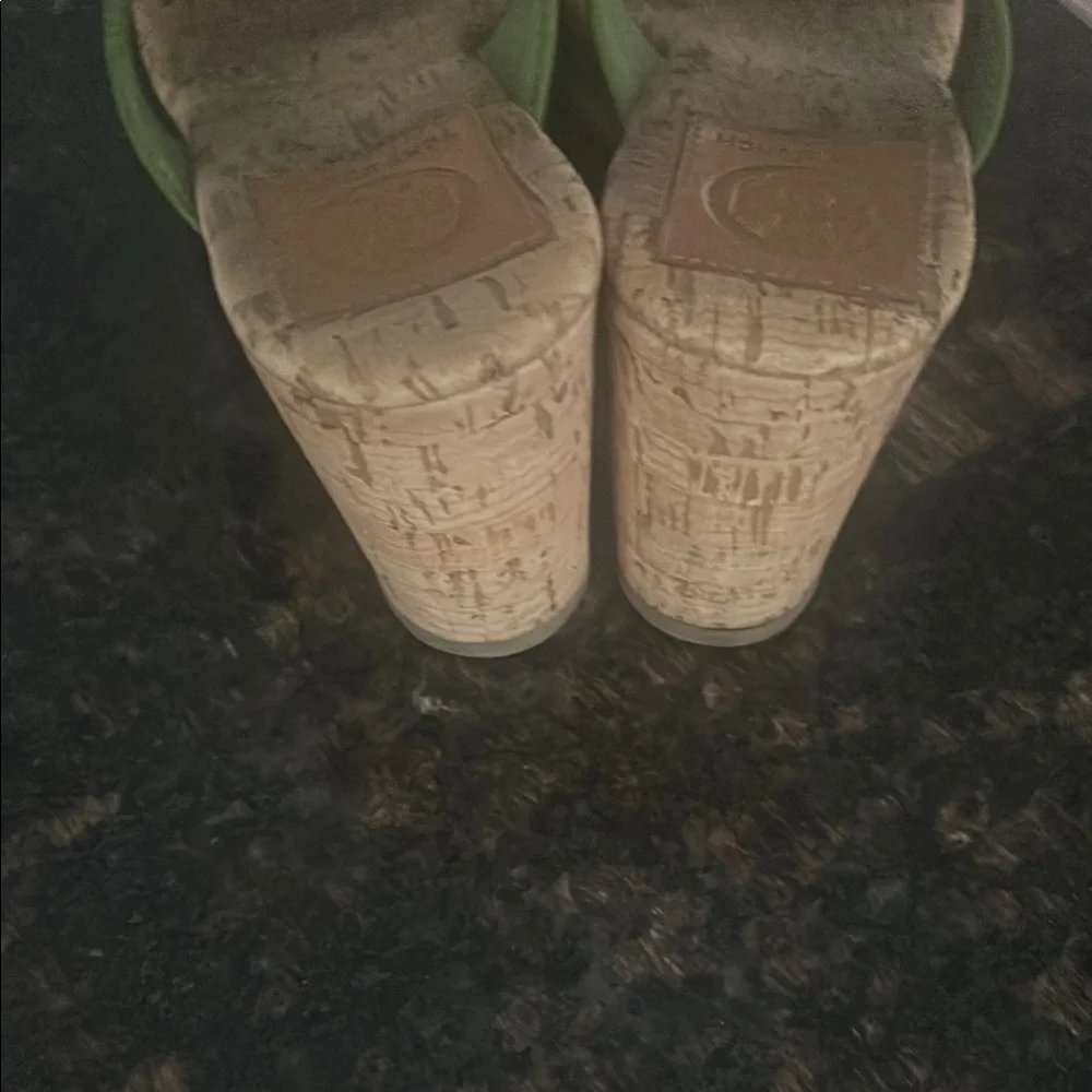 🌿Tory Burch Lime Green Cork Sandals🌿